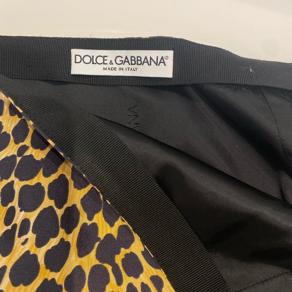 Dolce & Gabbana Silk Leopard print pencil skirt. - Picture 6 of 6